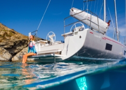 Maneuvering a Dual Rudder Catamaran - What is a Sailing Vacation